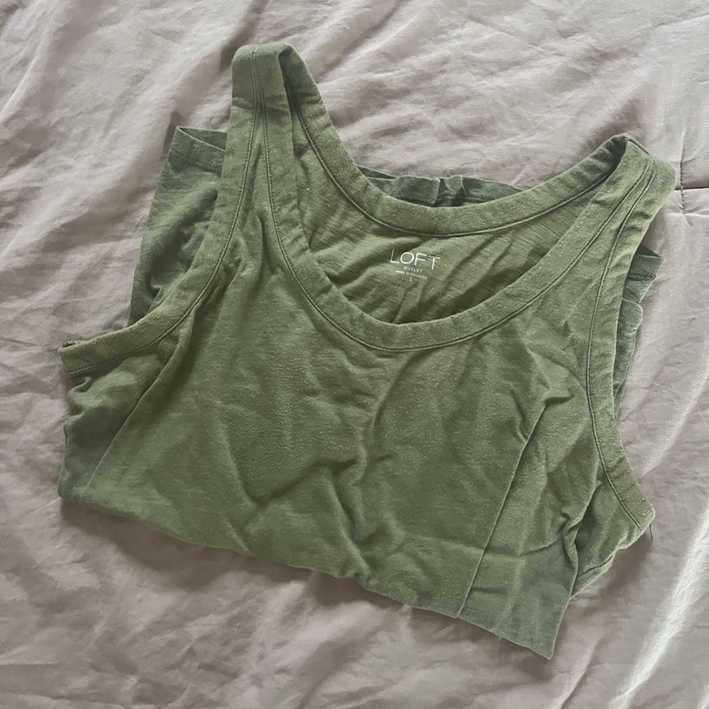 Loft Green Tank - Picture 2 of 2